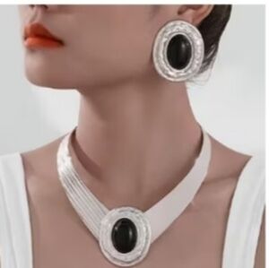 Beautiful Silver and Black Necklace Set! Brand new with tags!